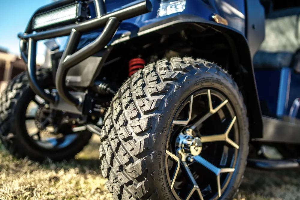 Off-road tire and wheel on a Denago Rover XL6